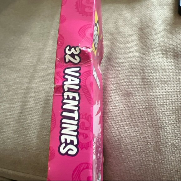 32 Shopkins kids child classroom Exchange Valentines Day Cards New Sealed Box - Picture 3 of 4